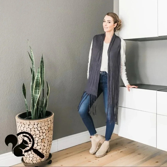 Express boho fringe Scarf - Picture 3 of 7